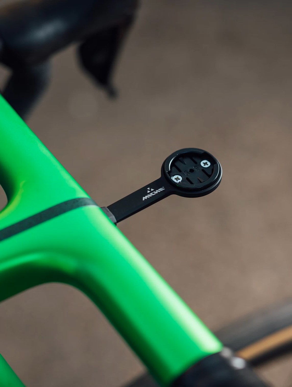 držák na cyklopočítač pro řidítka V-BAR držák na cyklopočítač pro řidítka V-BAR